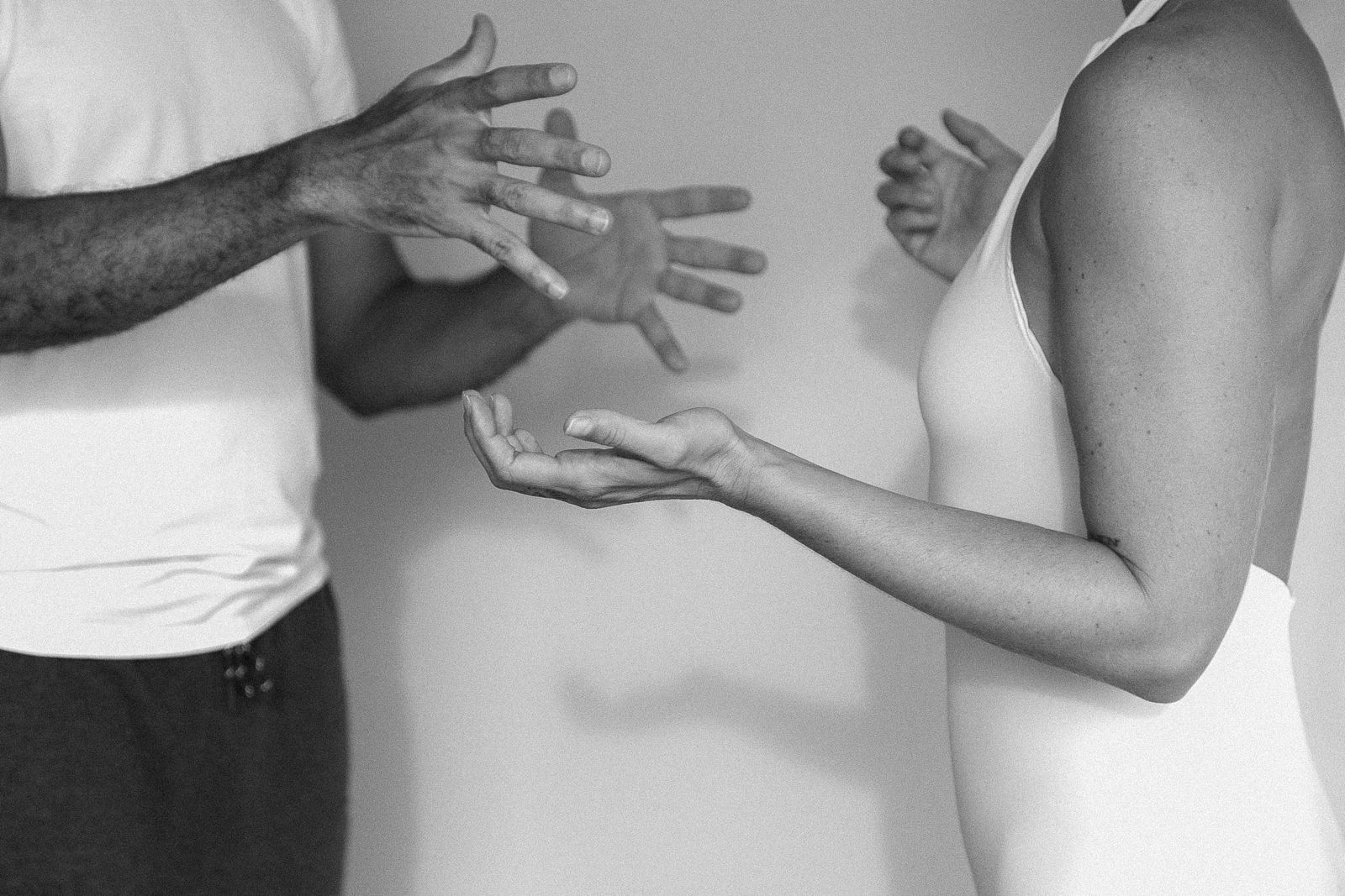 Alex Mendes exploring somatic movement